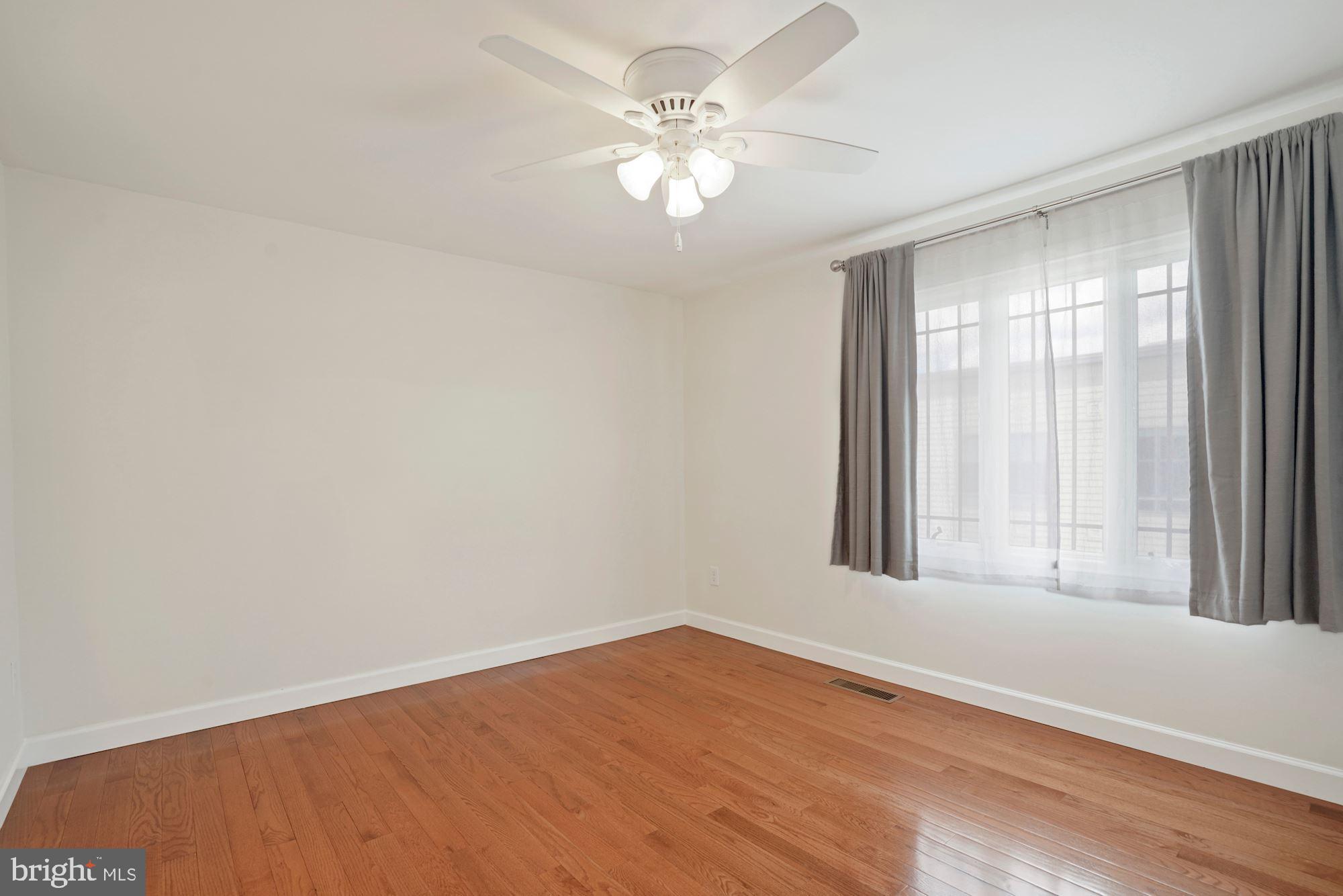 LAUREL GREEN - Residential Lease