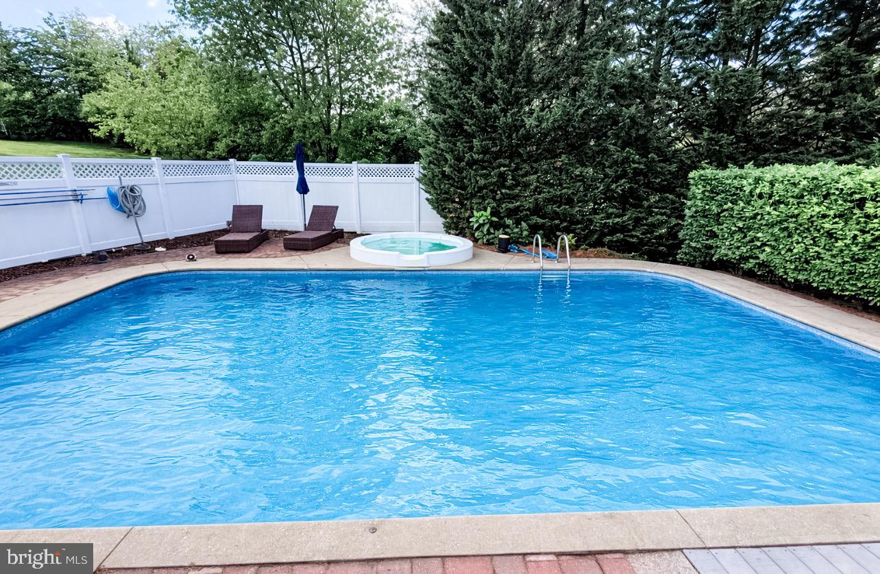 AUTUMN RIDGE - Residential