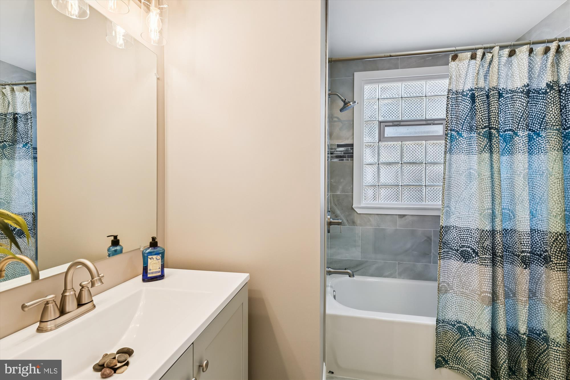 LYNNE ACRES - Residential