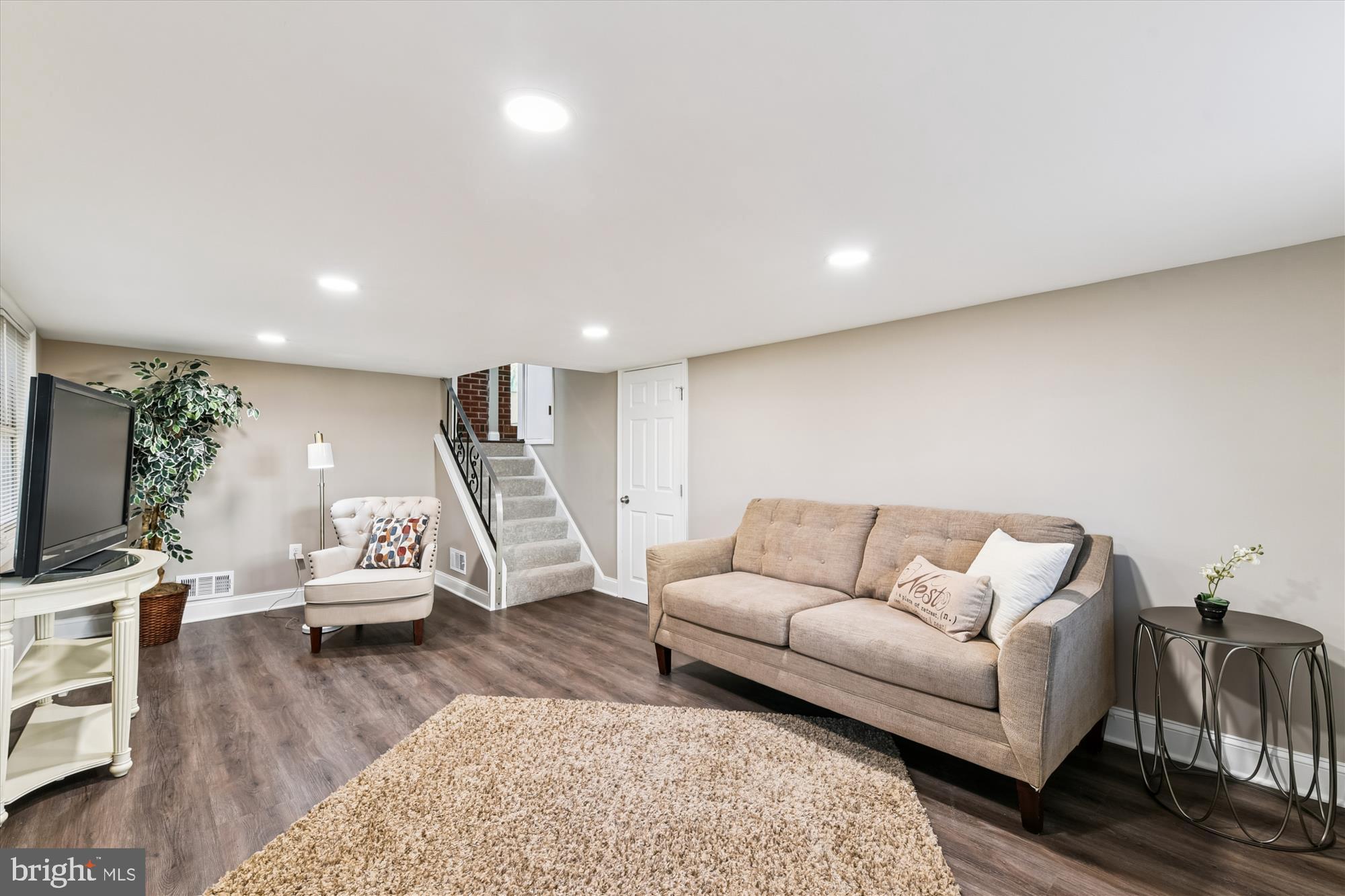 LYNNE ACRES - Residential