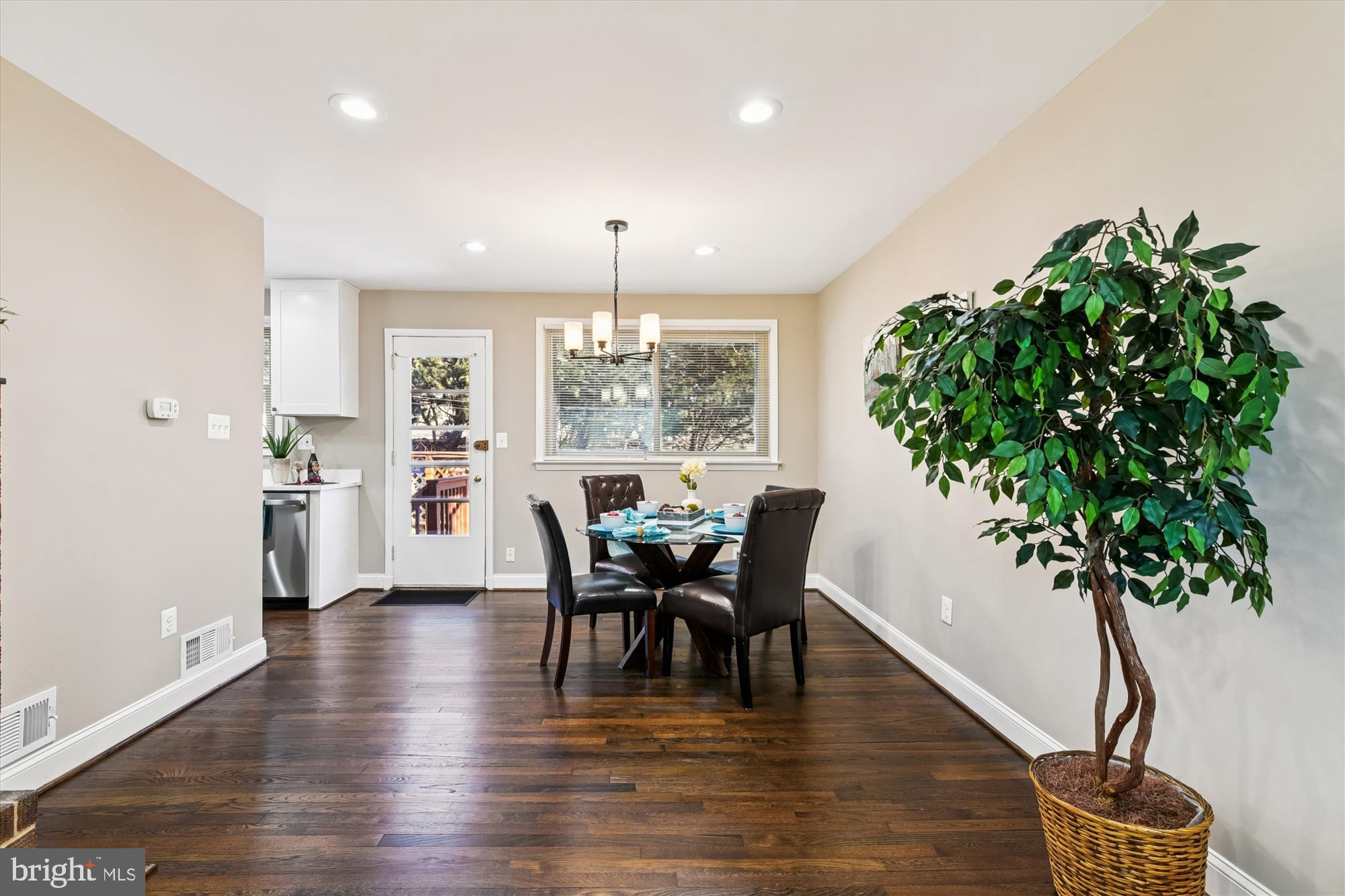 LYNNE ACRES - Residential