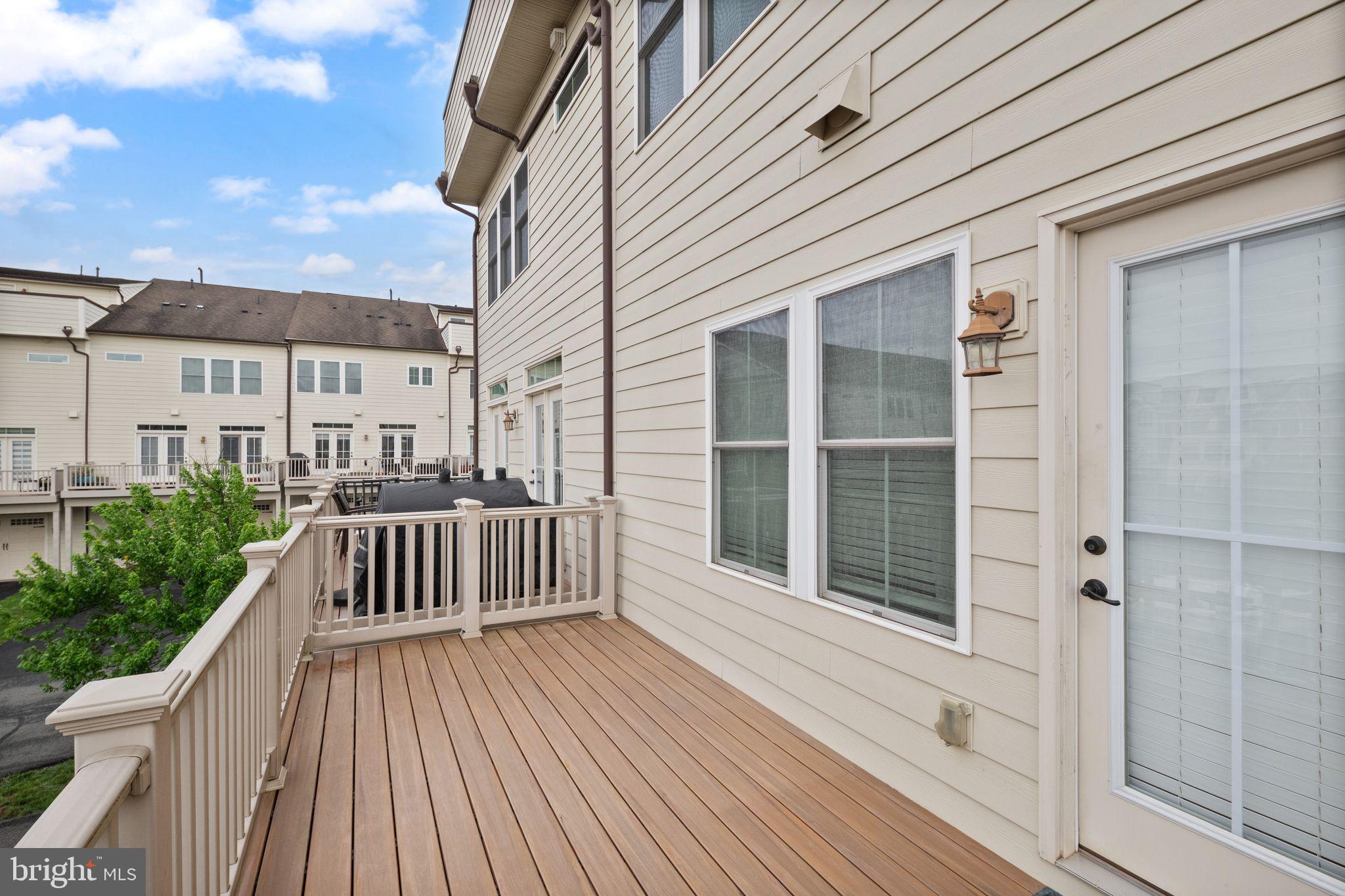 ONE LOUDOUN - Residential Lease