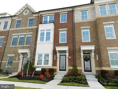 20728 Exchange Street, Ashburn, VA MLS: VALO2090664