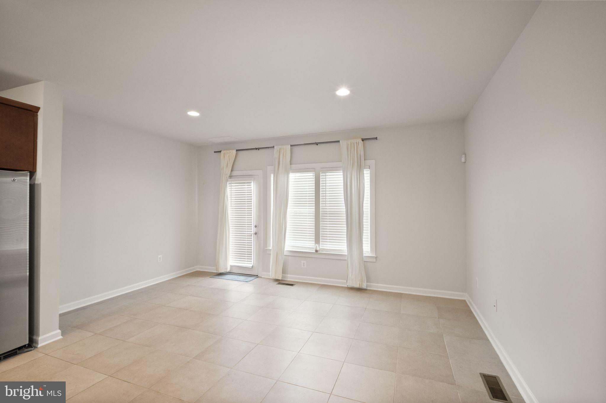 ONE LOUDOUN - Residential Lease