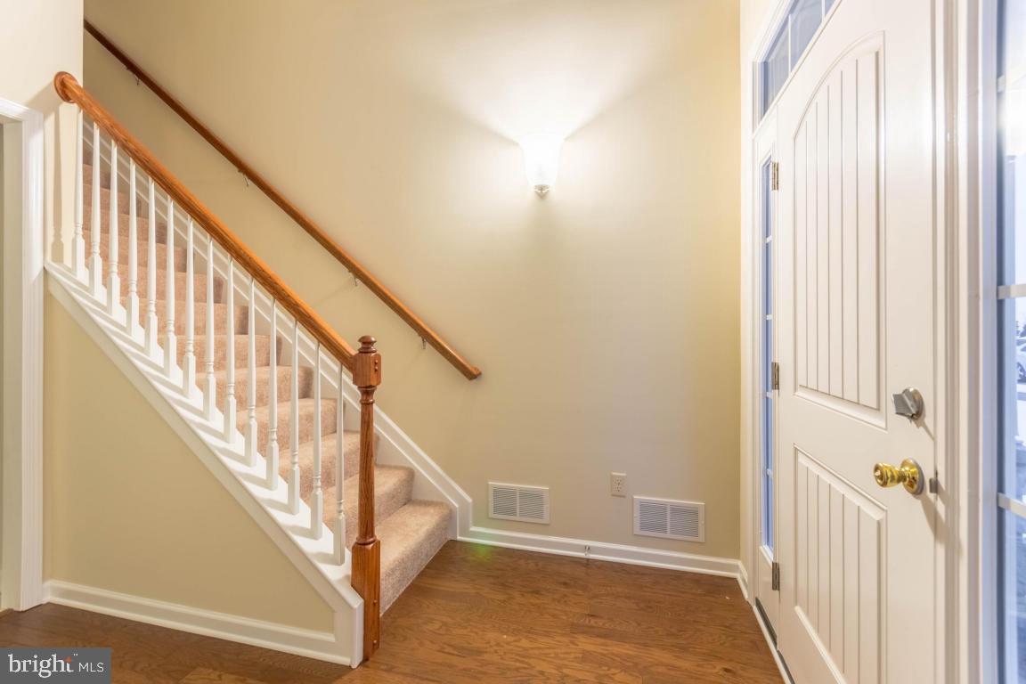 WOODS EDGE - Residential