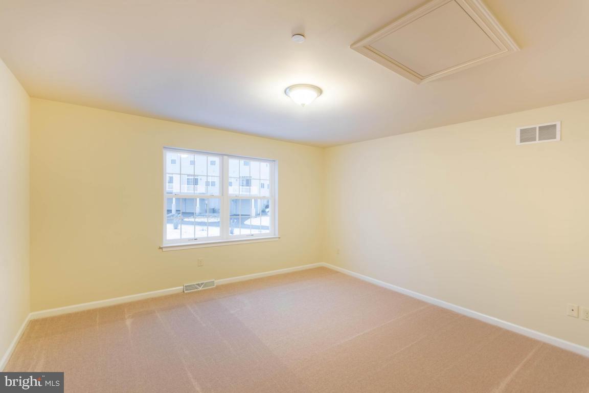 WOODS EDGE - Residential