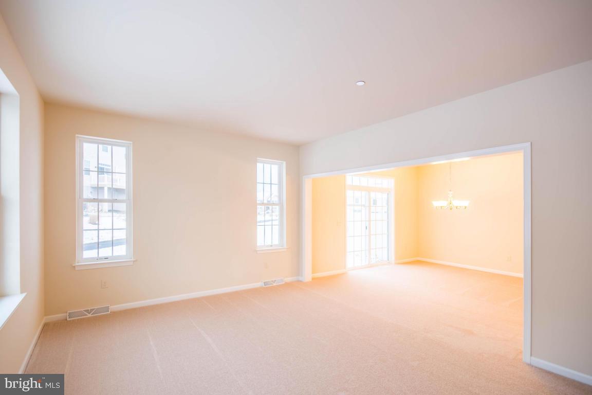 WOODS EDGE - Residential