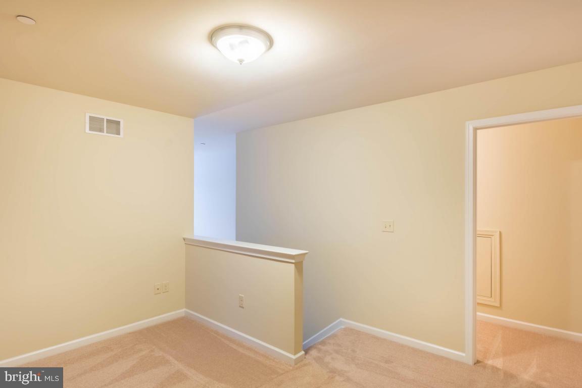 WOODS EDGE - Residential