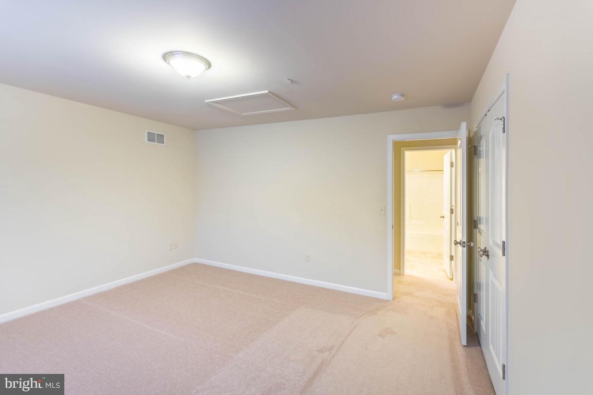 WOODS EDGE - Residential