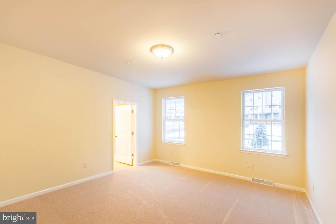 WOODS EDGE - Residential