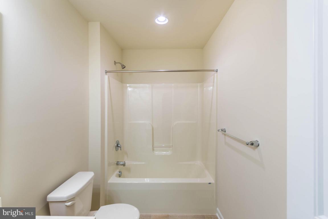 WOODS EDGE - Residential