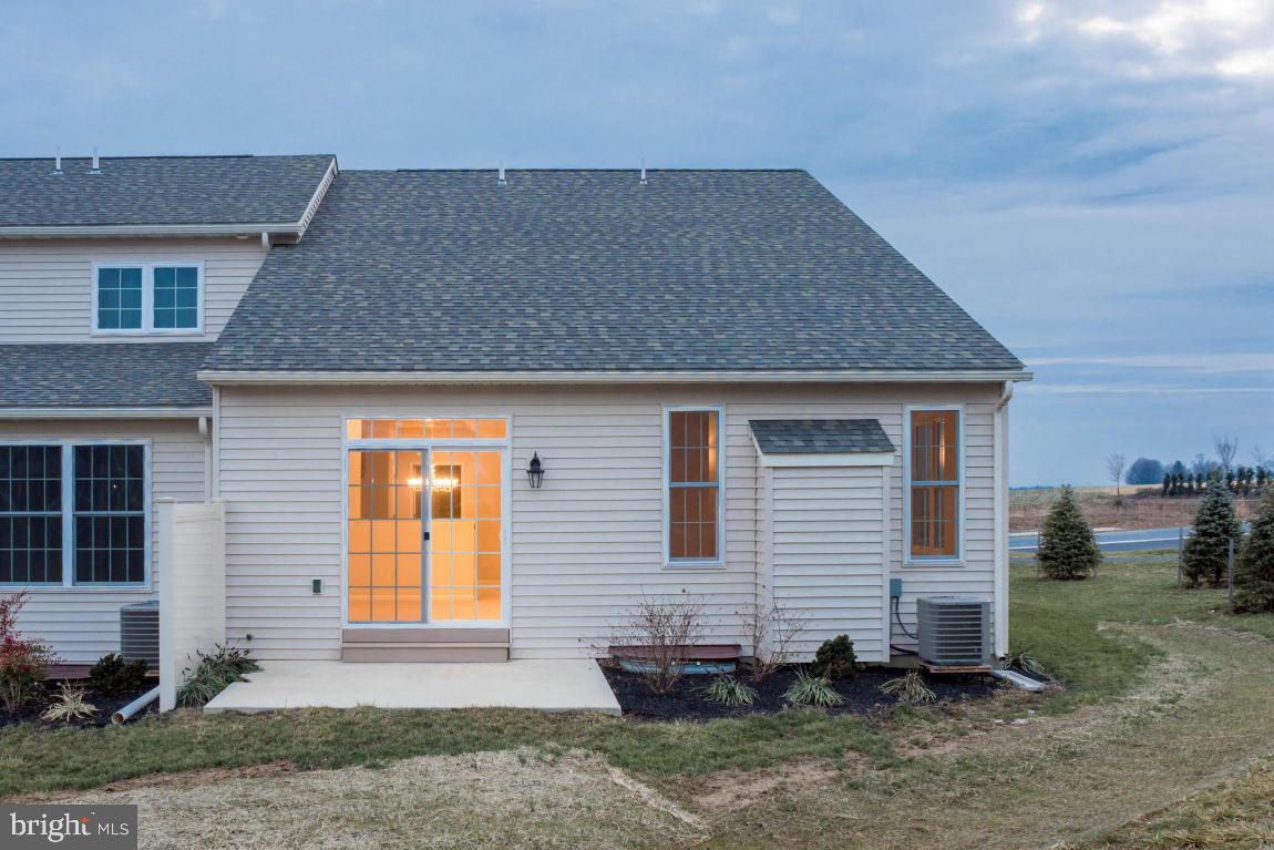 WOODS EDGE - Residential