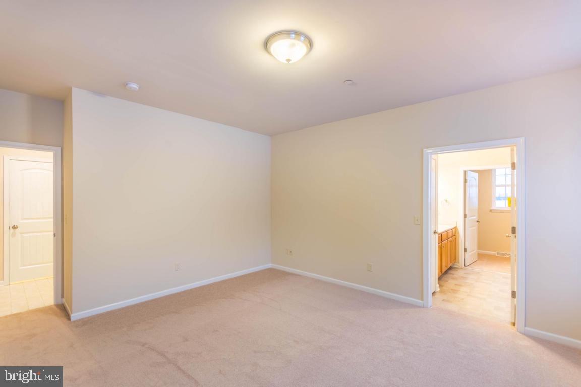 WOODS EDGE - Residential