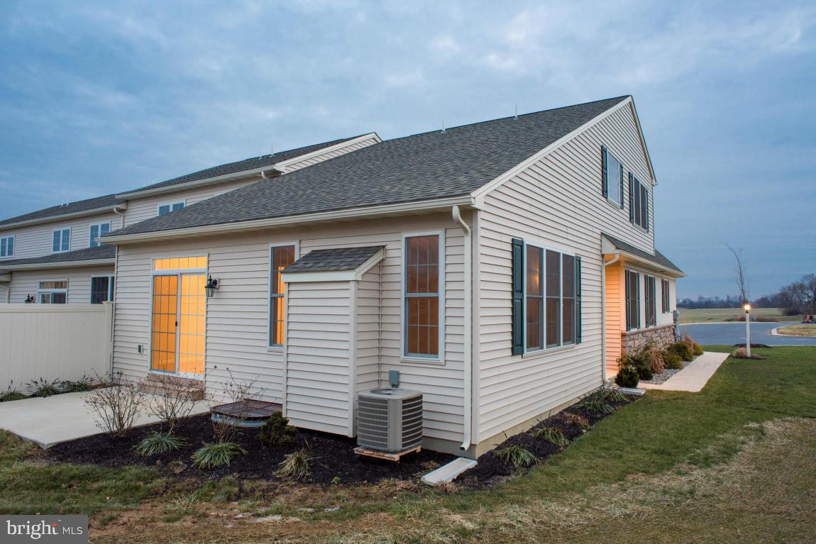 WOODS EDGE - Residential