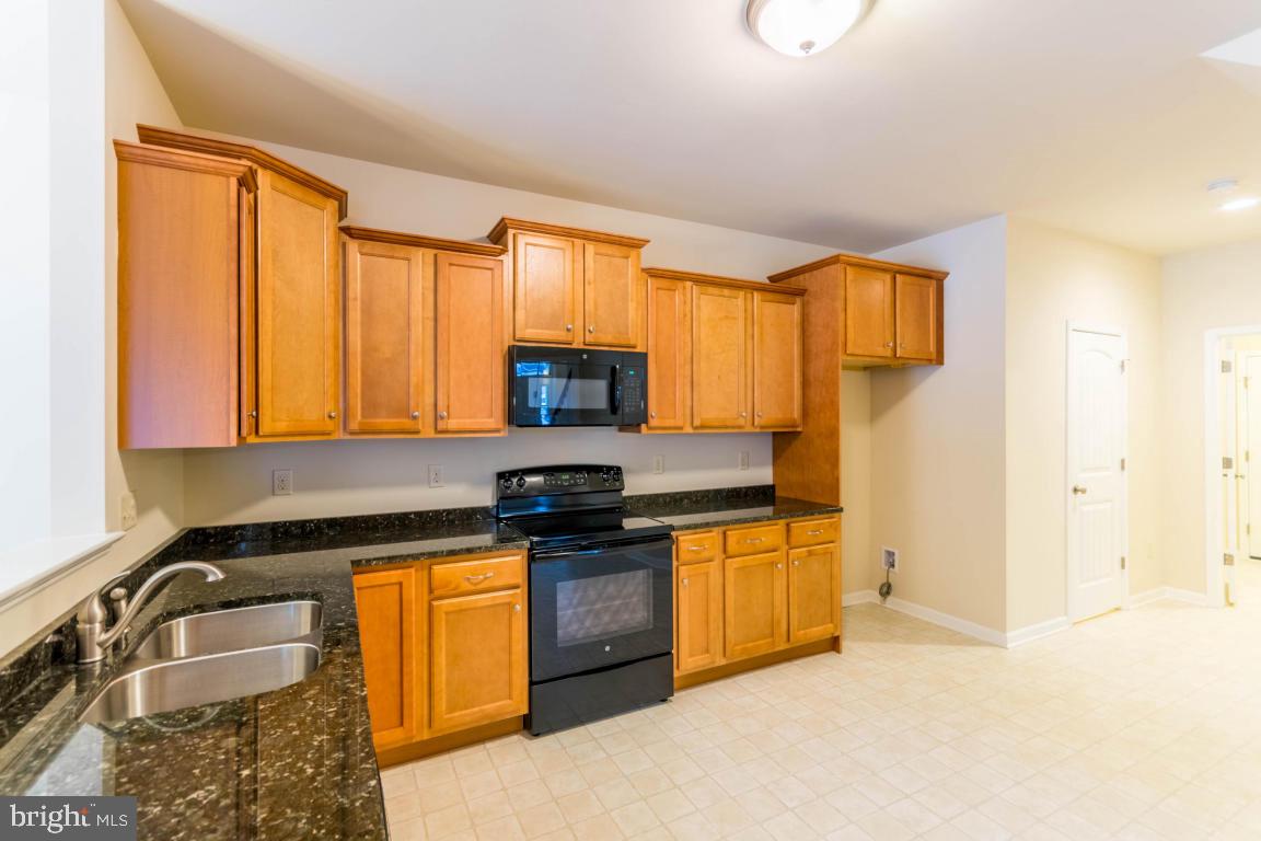 WOODS EDGE - Residential