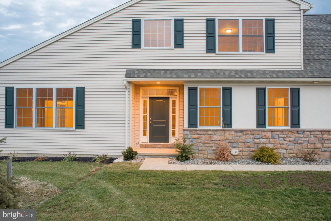 WOODS EDGE - Residential