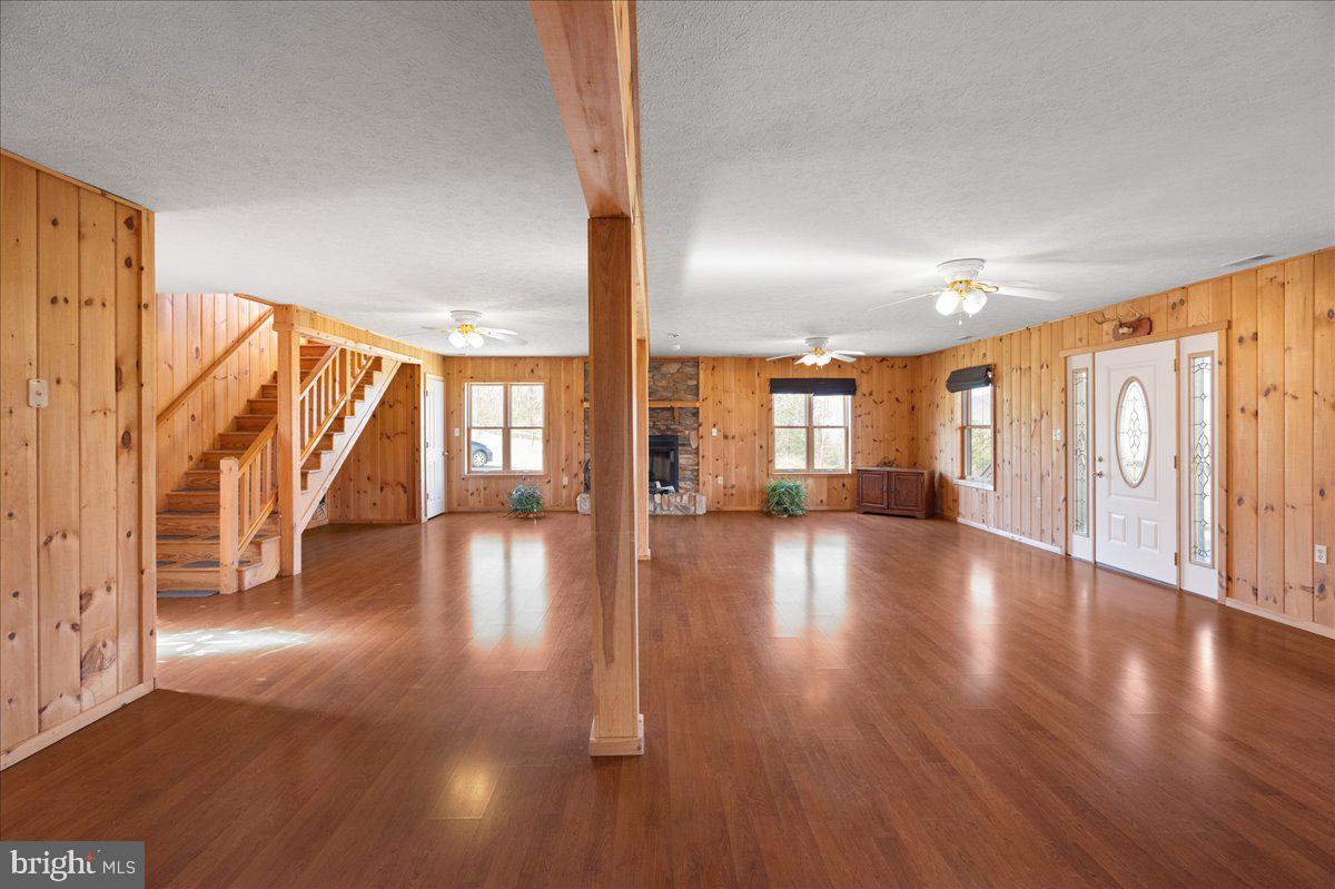 HICKORY WOOD - Residential