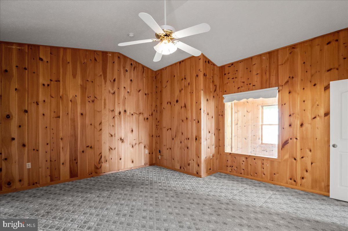 HICKORY WOOD - Residential