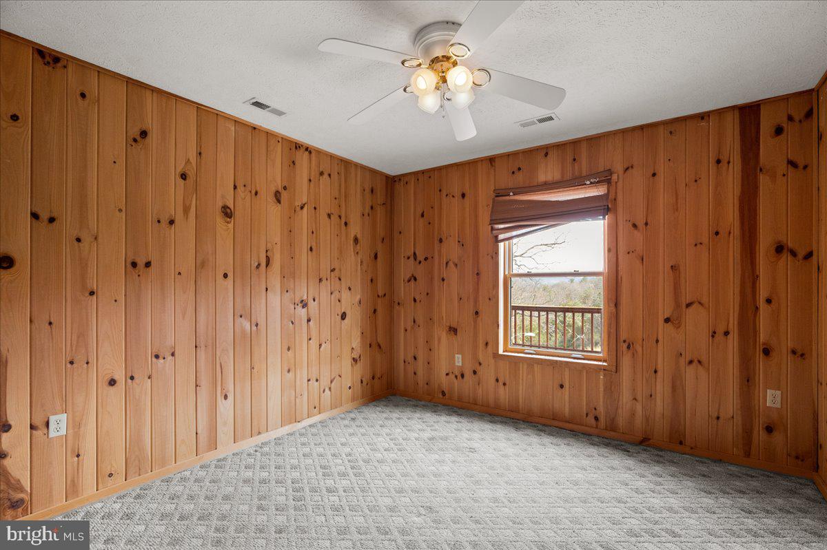 HICKORY WOOD - Residential