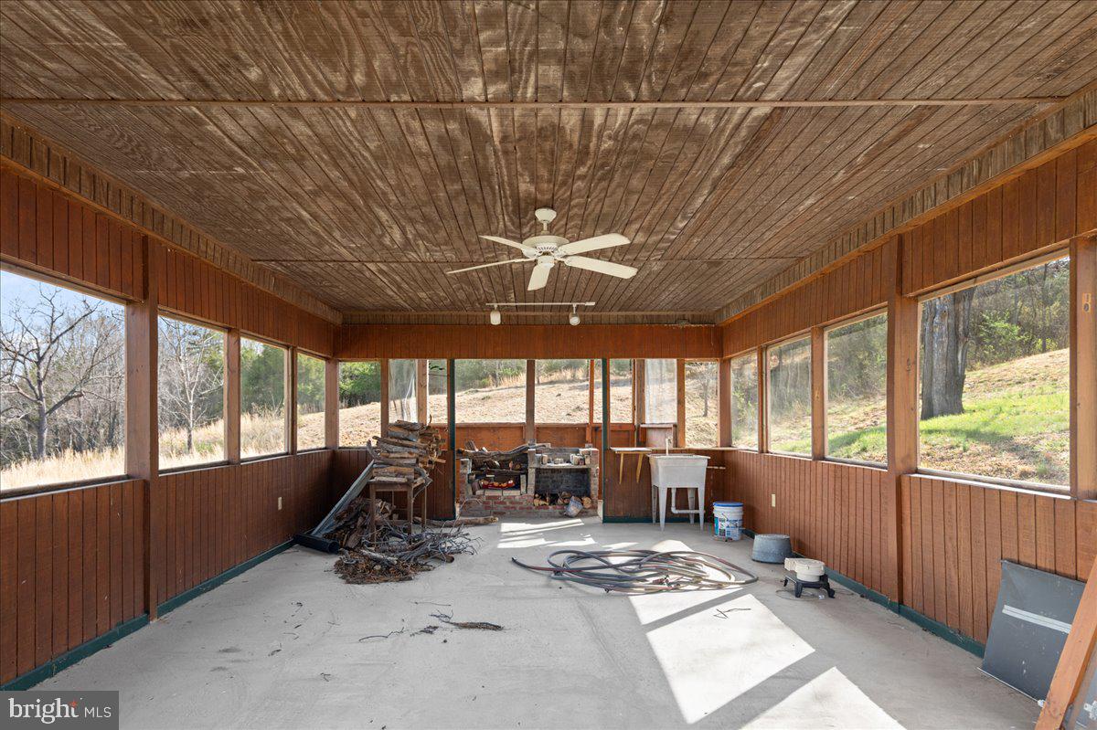 HICKORY WOOD - Residential