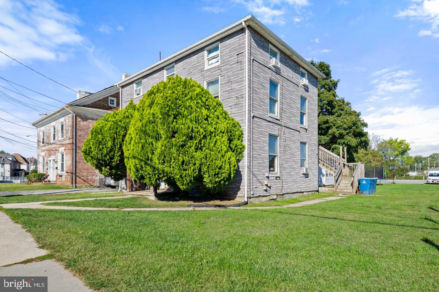 203 W MAIN STREET
