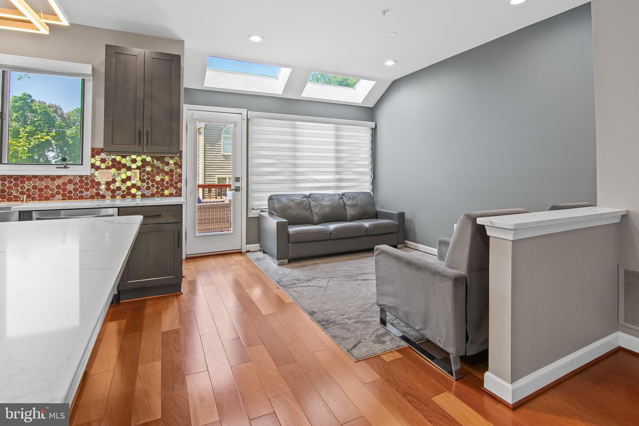 SUMMIT CHASE - Residential