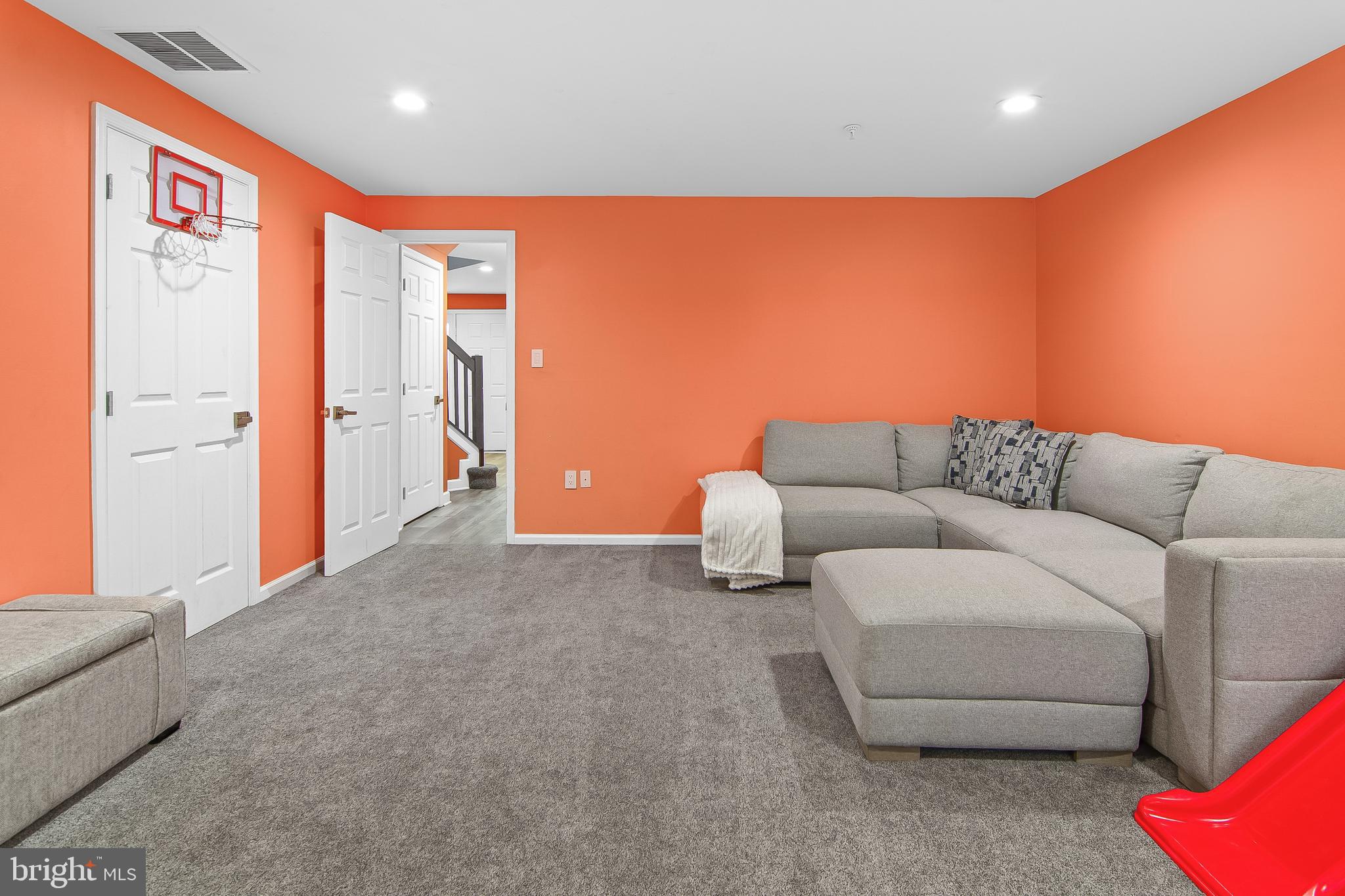 SUMMIT CHASE - Residential