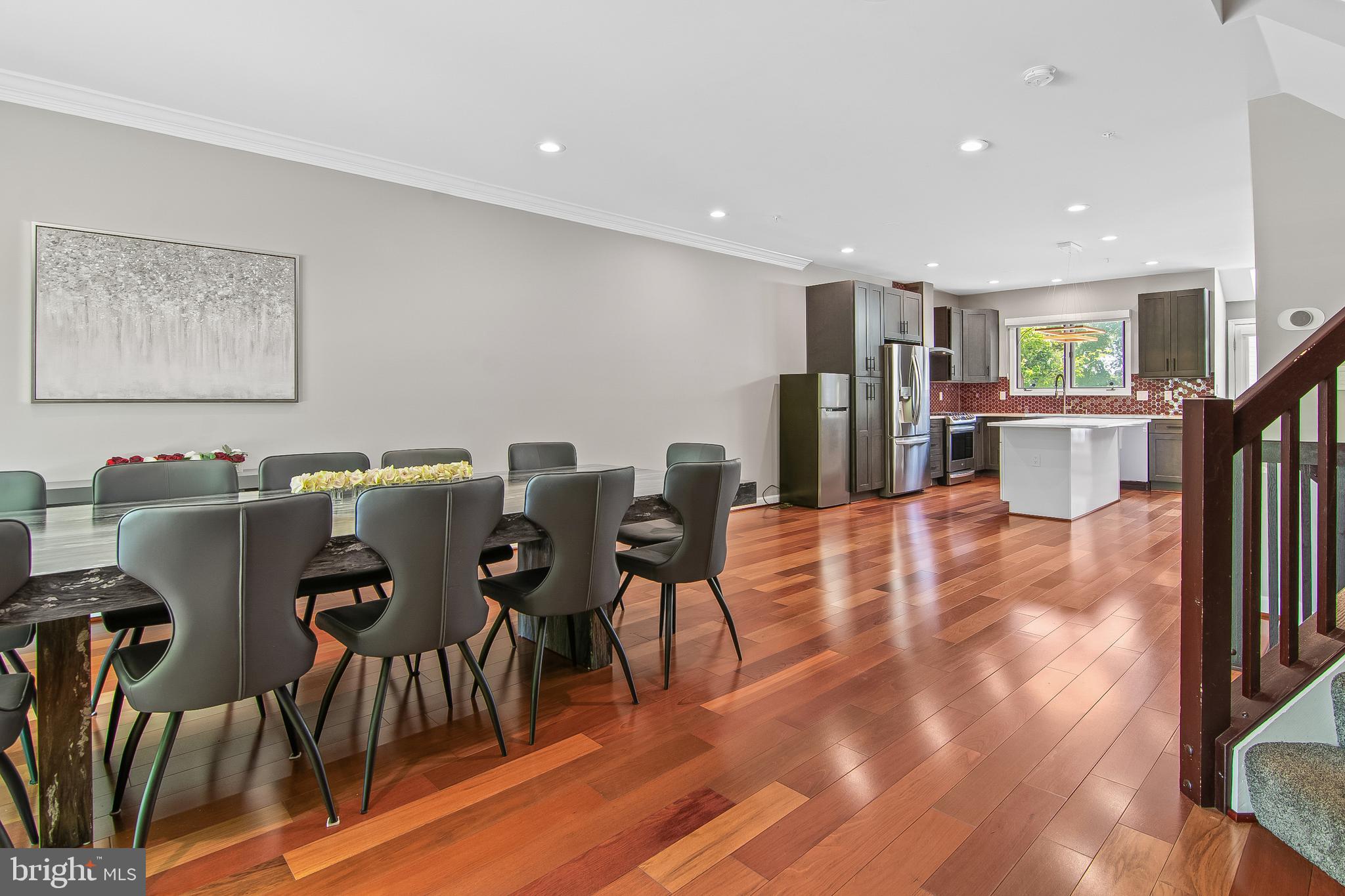 SUMMIT CHASE - Residential