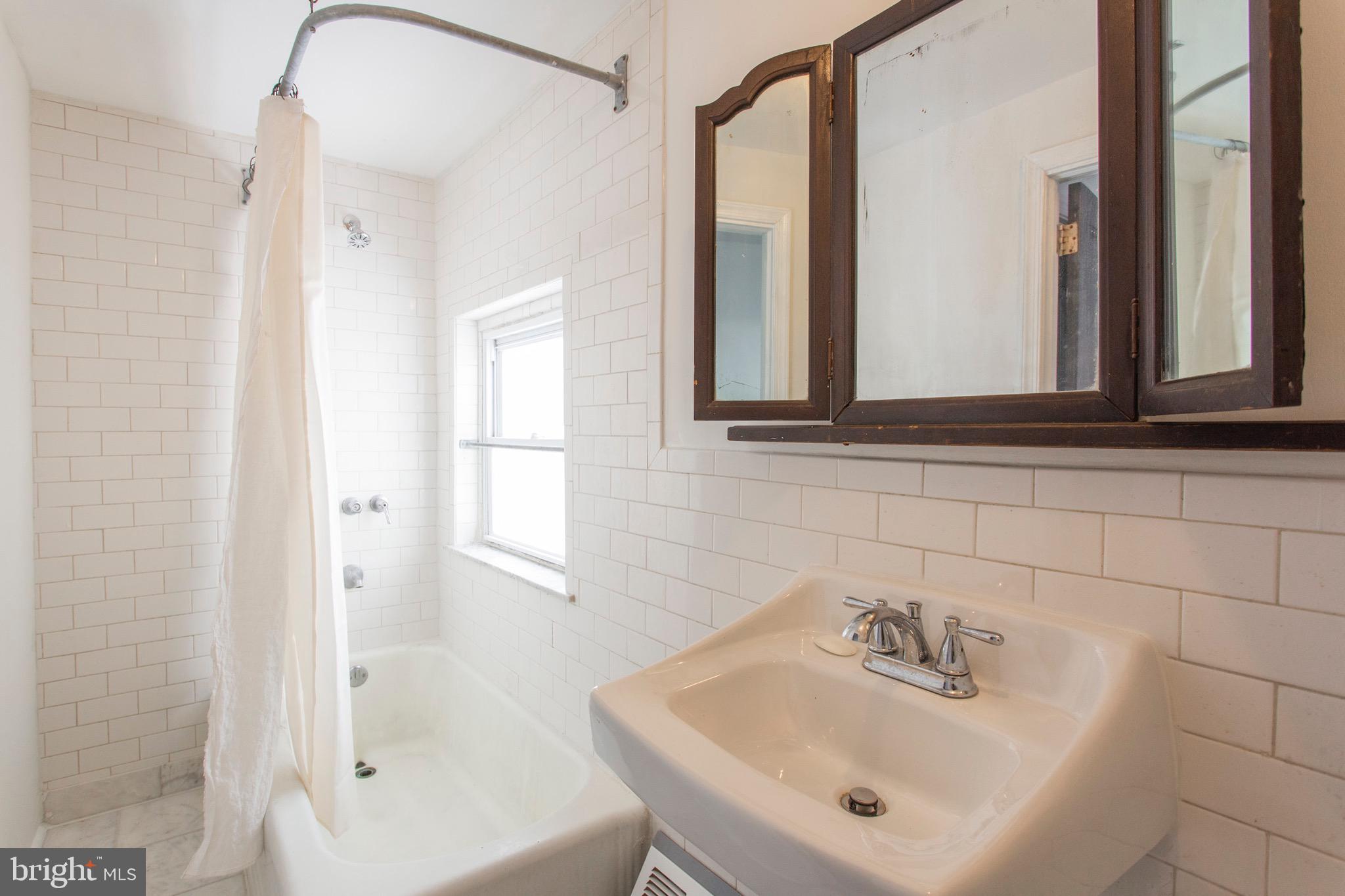 GRADUATE HOSPITAL - Residential