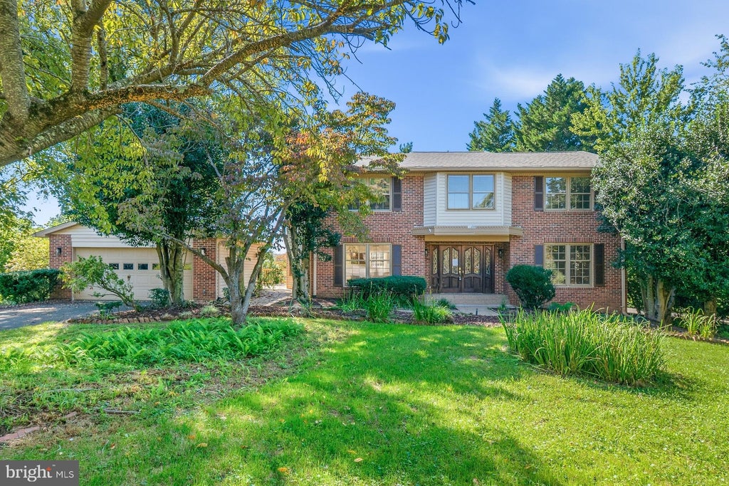 Photo of 1600 Charnita Court, VIENNA, VA 22182 (MLS # VAFX2347348)