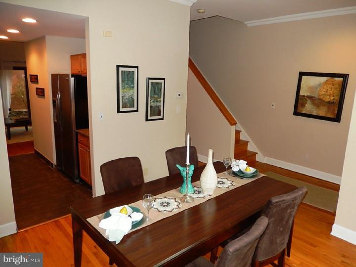 QUEEN VILLAGE - Residential