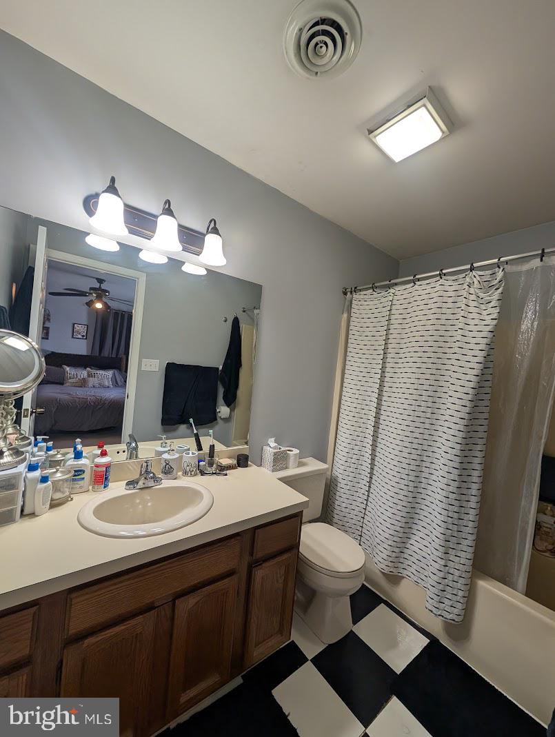 WALNUT VILLAS - Residential