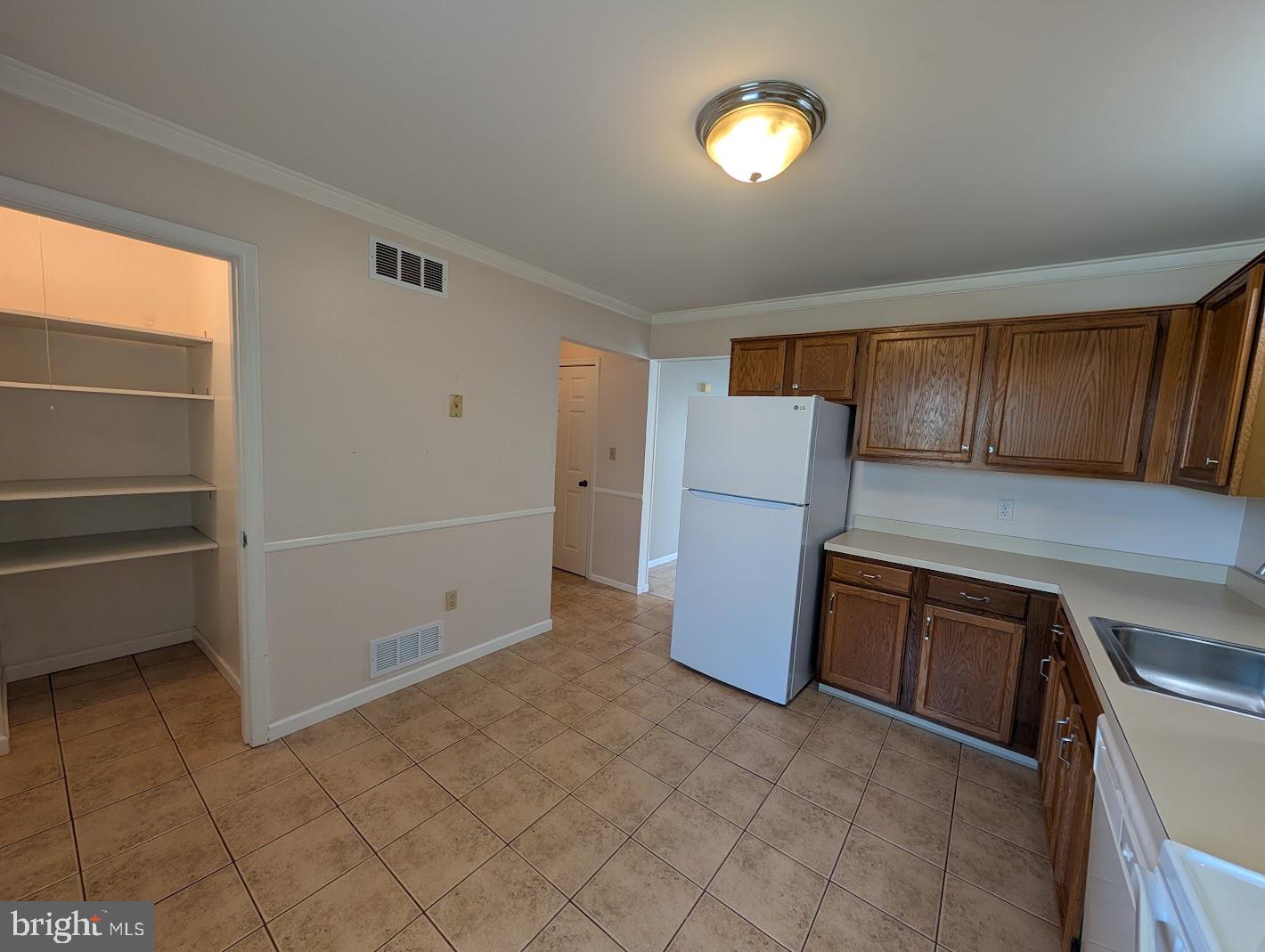 WALNUT VILLAS - Residential