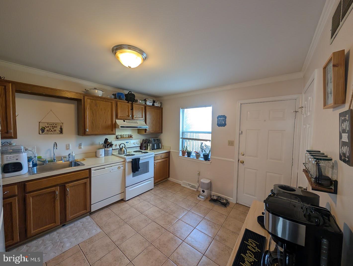 WALNUT VILLAS - Residential