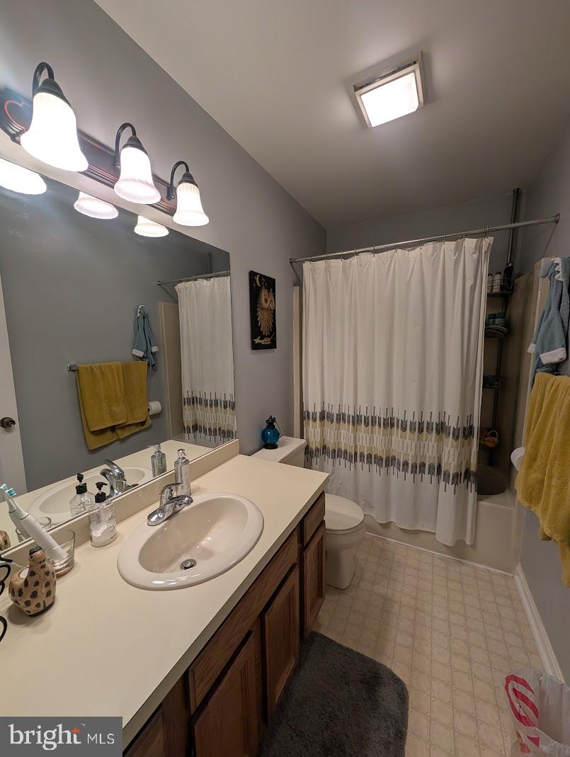 WALNUT VILLAS - Residential