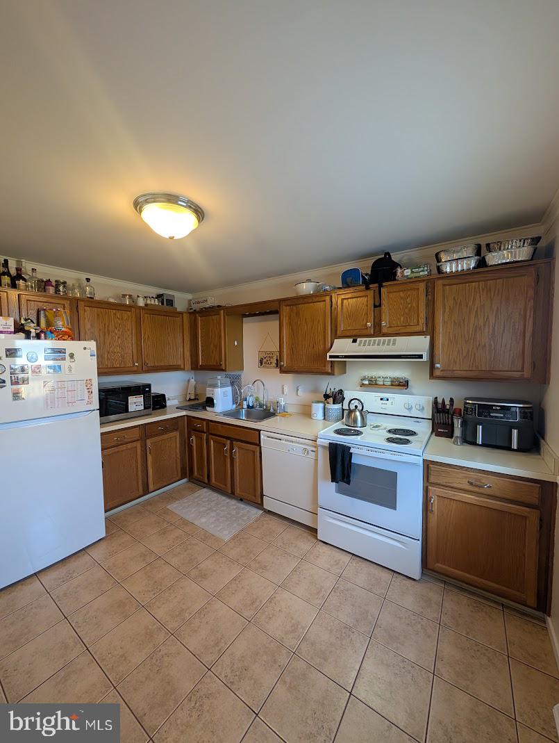 WALNUT VILLAS - Residential