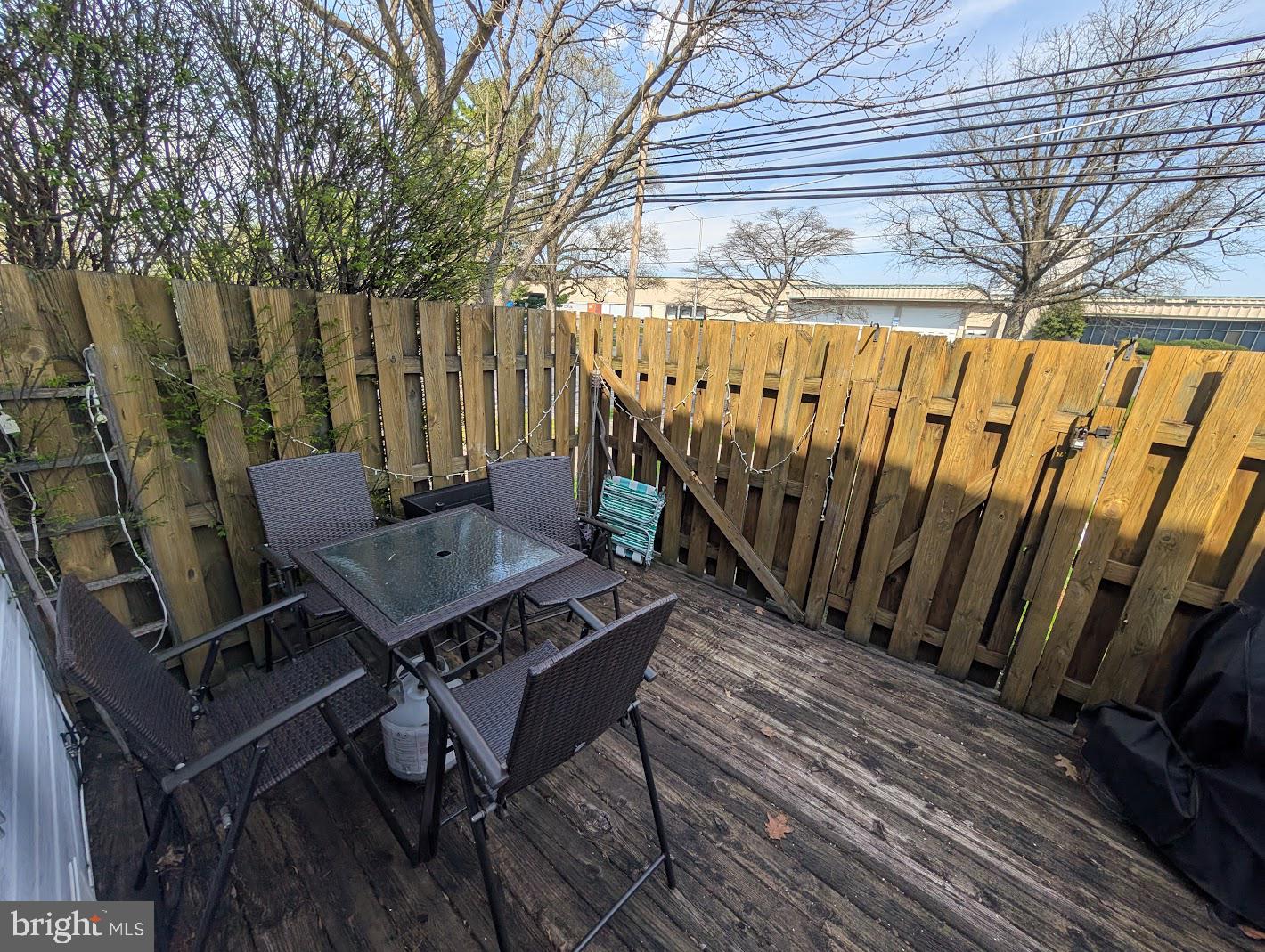 WALNUT VILLAS - Residential