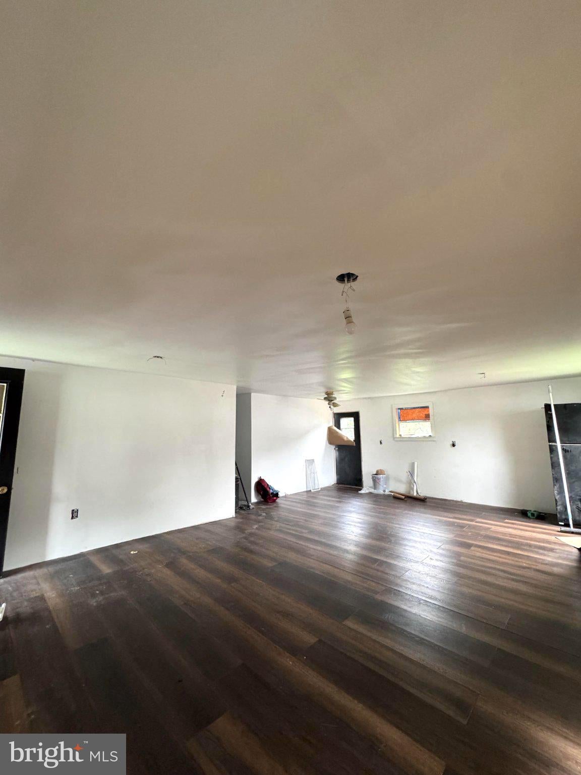 8 OAK DRIVE