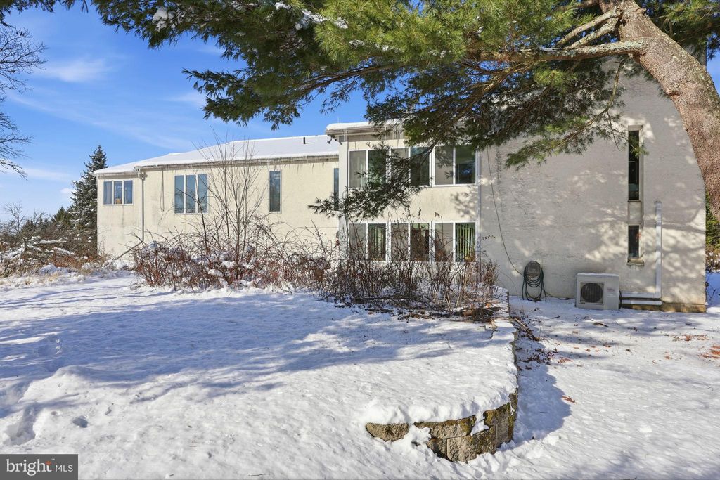 Photo of 24 Old Limekiln Road, DOYLESTOWN, PA 18901 (MLS # PABU2111224)