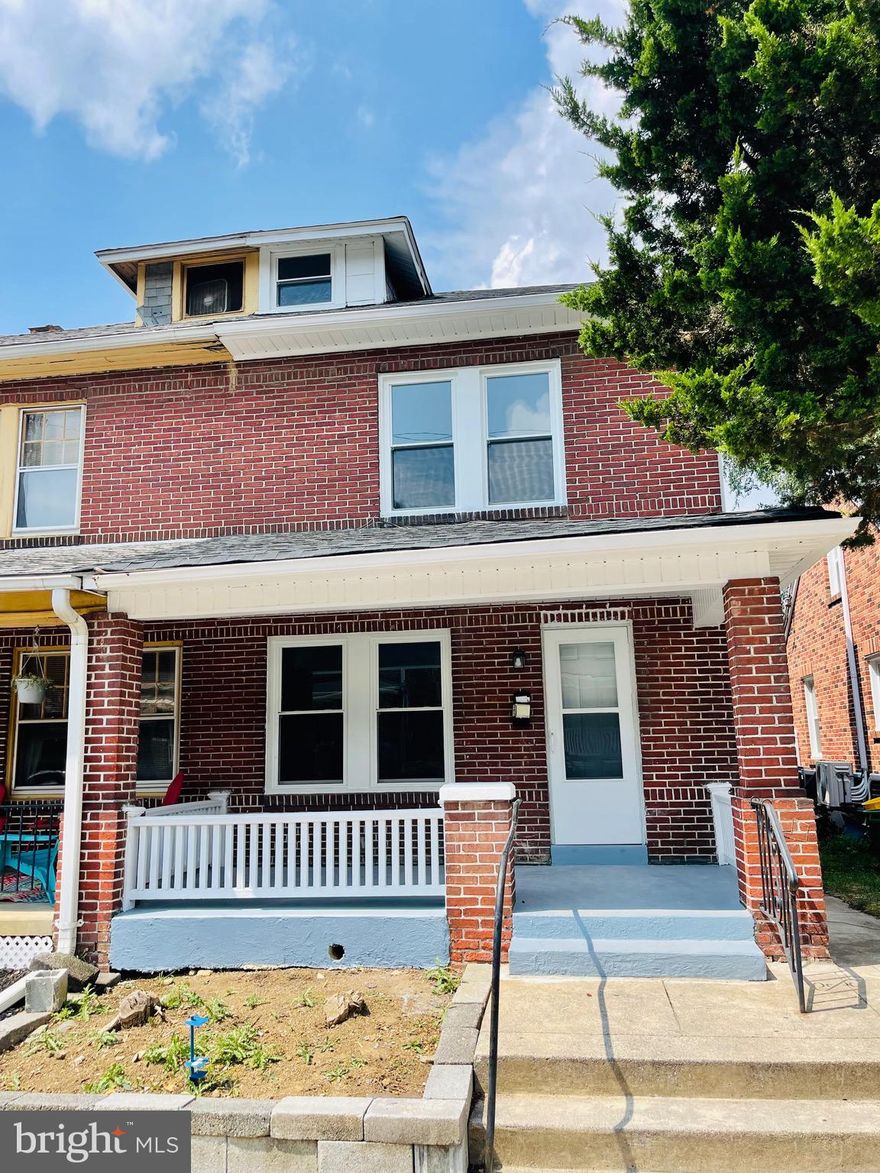 Looking for a ready to move-in and fully renovated HOME?
Search no more... This affordable semi-detached brick HOME has many upgrades, including a new roof, new windows, new flooring, fully renovated kitchen and bathroom. Brand new water heater was installed this week. It has been freshly painted. It features a comfortable living room and dining room area. The fully renovated kitchen features brand-new stainless-steel appliances. This lovely HOME features 3 bedrooms and 1 full bathroom (fully renovated) in the upper level. Attic is finished and renovated... It can be used as a fourth bedroom, office, gym etc...
Laundry is located in the basement. 

Do not hesitate and schedule a showing today!