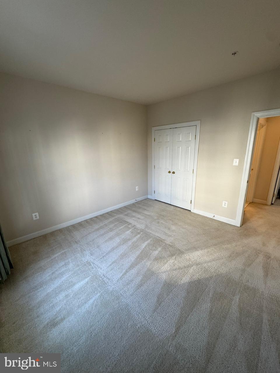 VILLAGES OF URBANA - Residential Lease