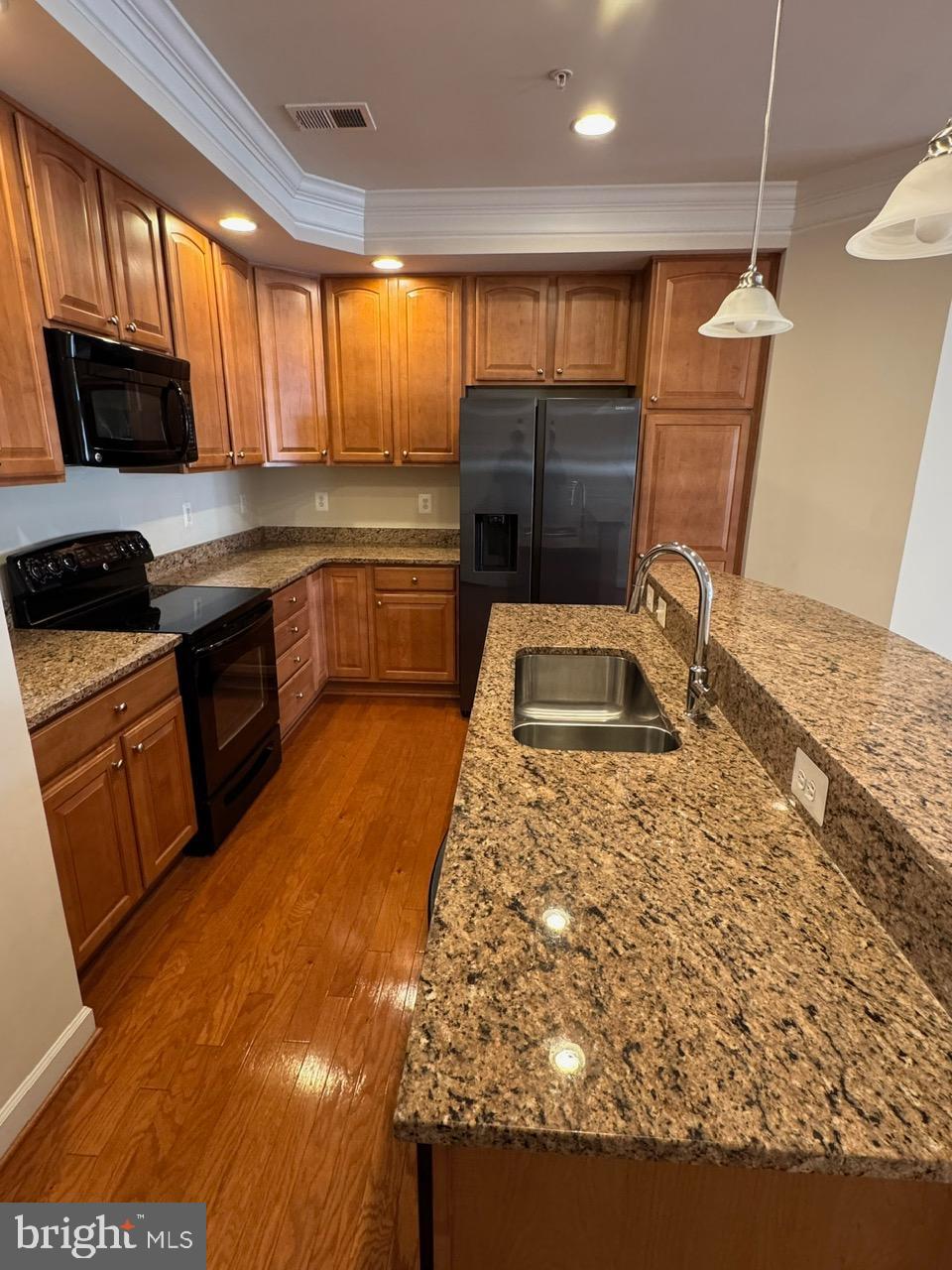 VILLAGES OF URBANA - Residential Lease