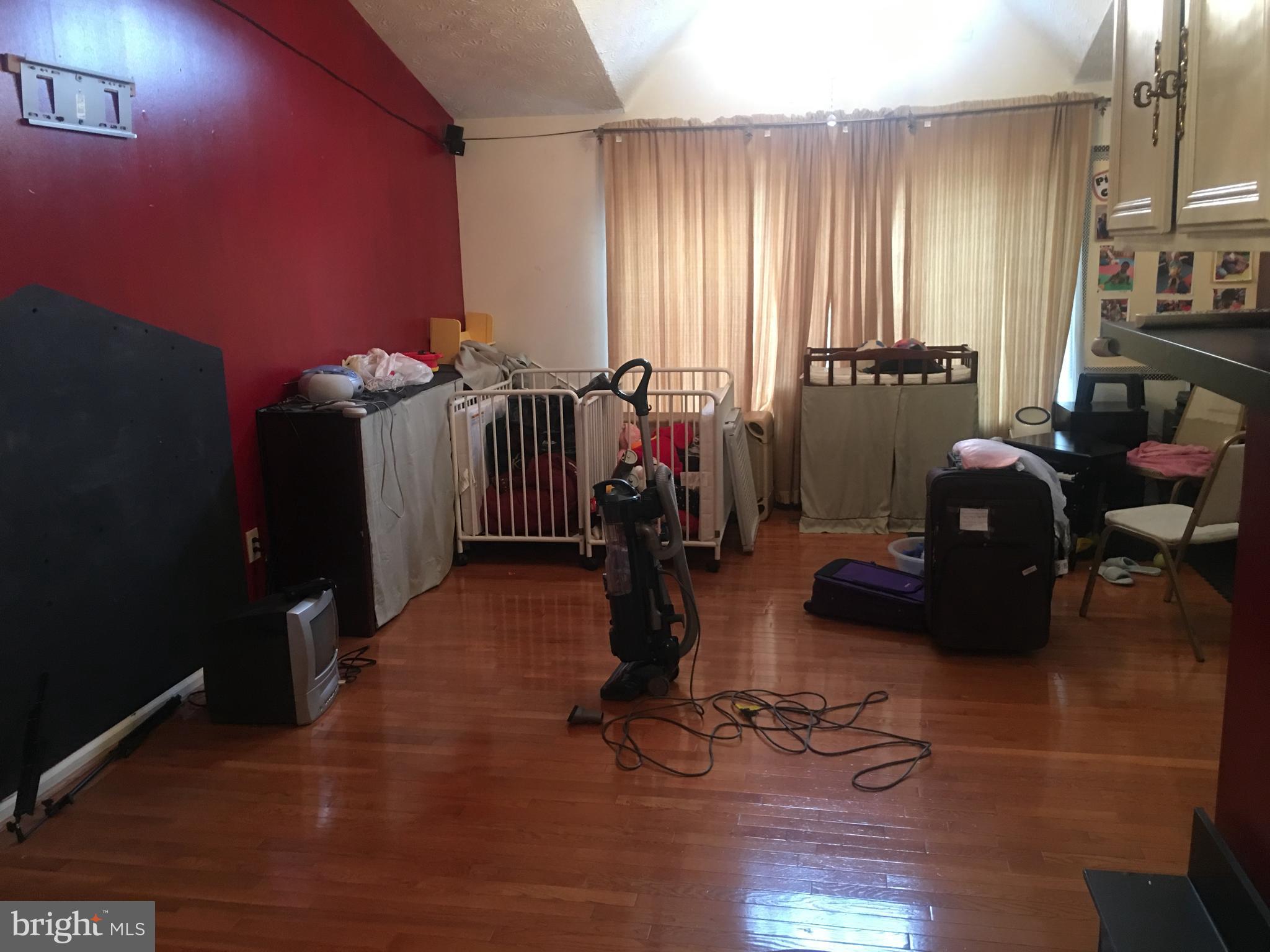 OAK SPRINGS - Residential