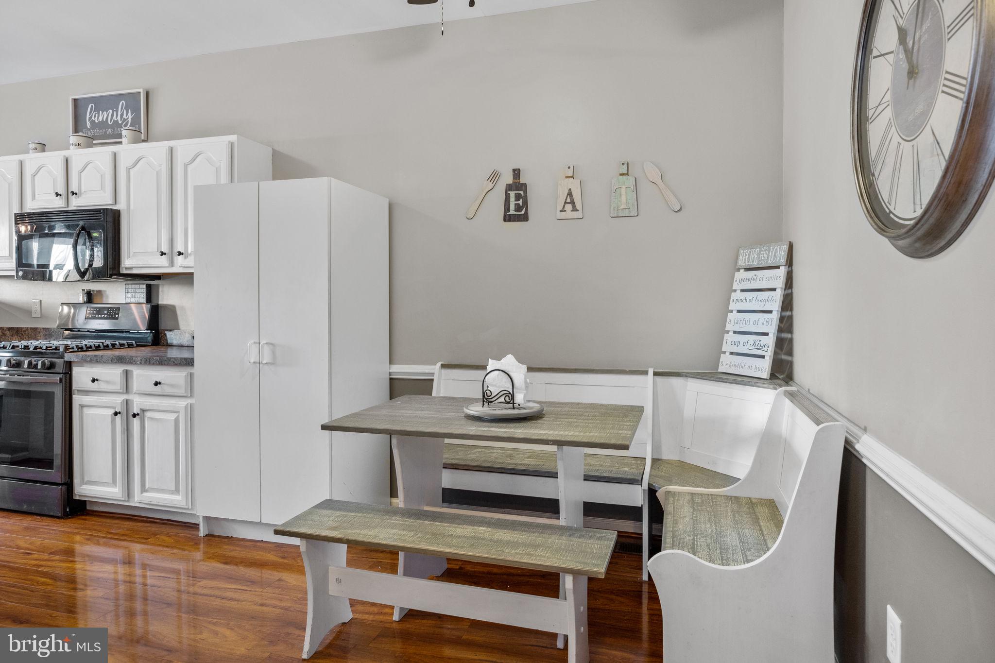 MONROE COURT - Residential