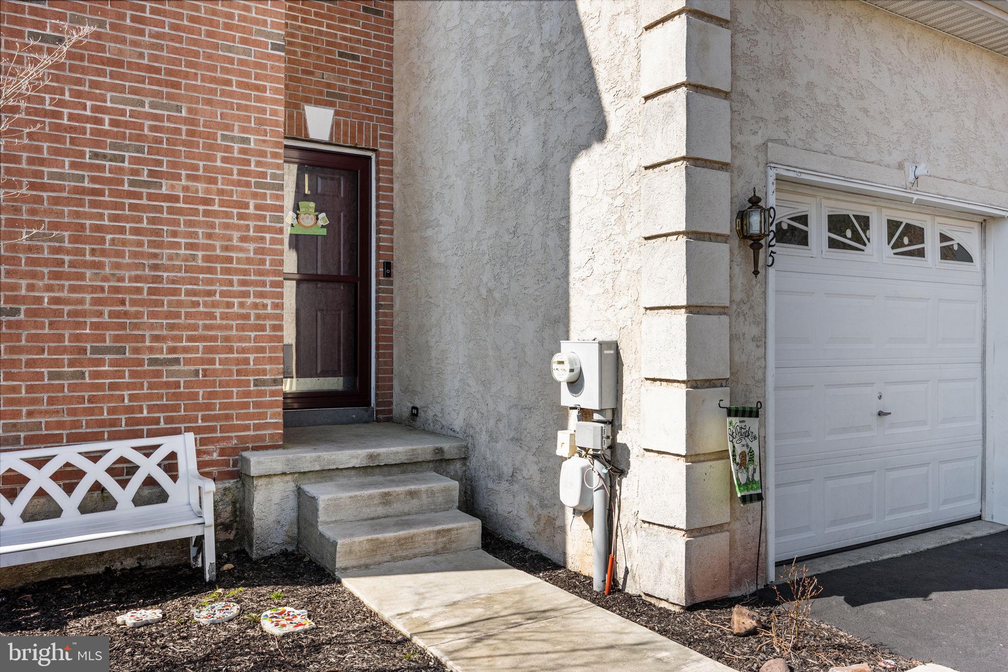 MONROE COURT - Residential