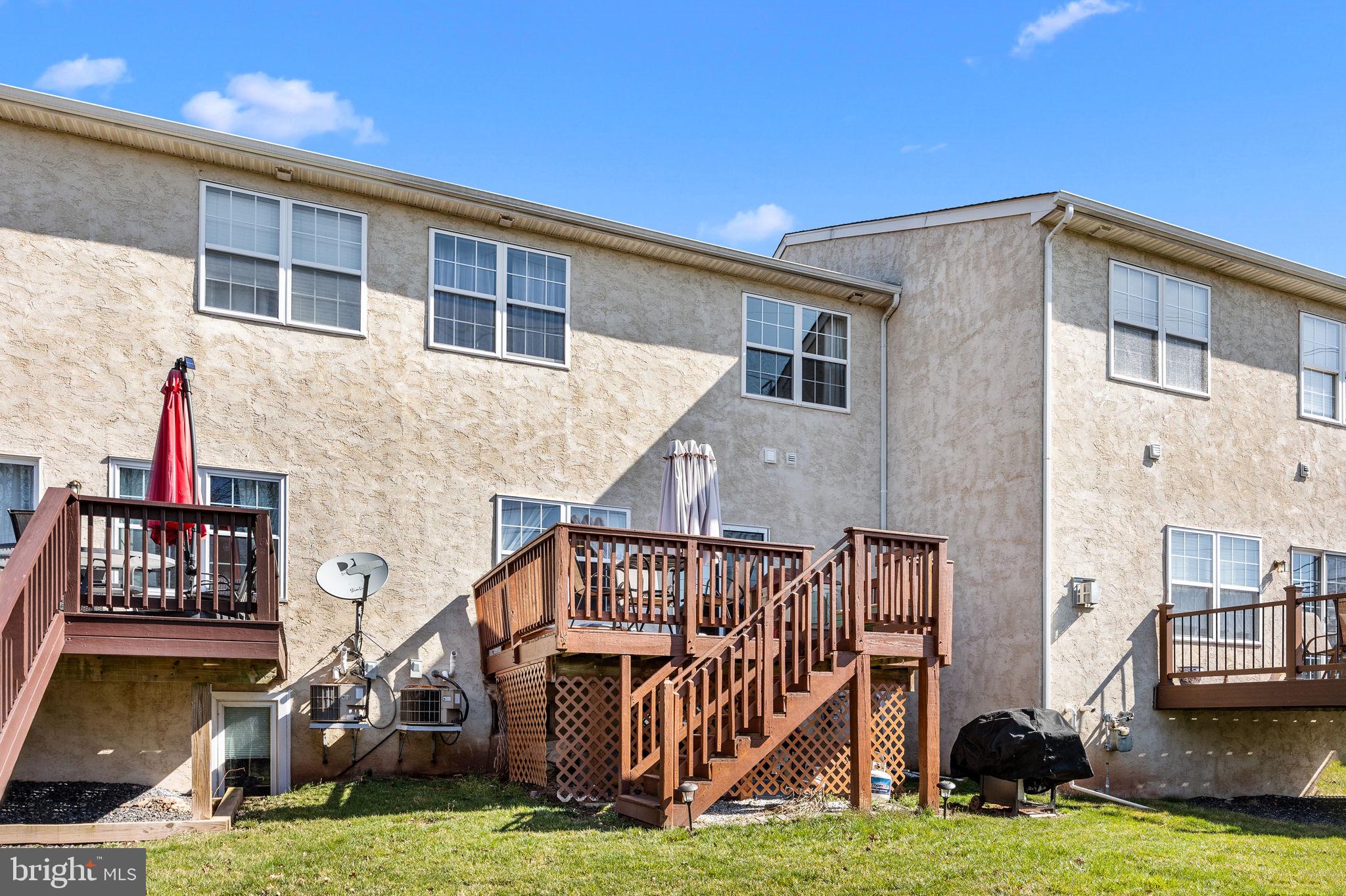 MONROE COURT - Residential