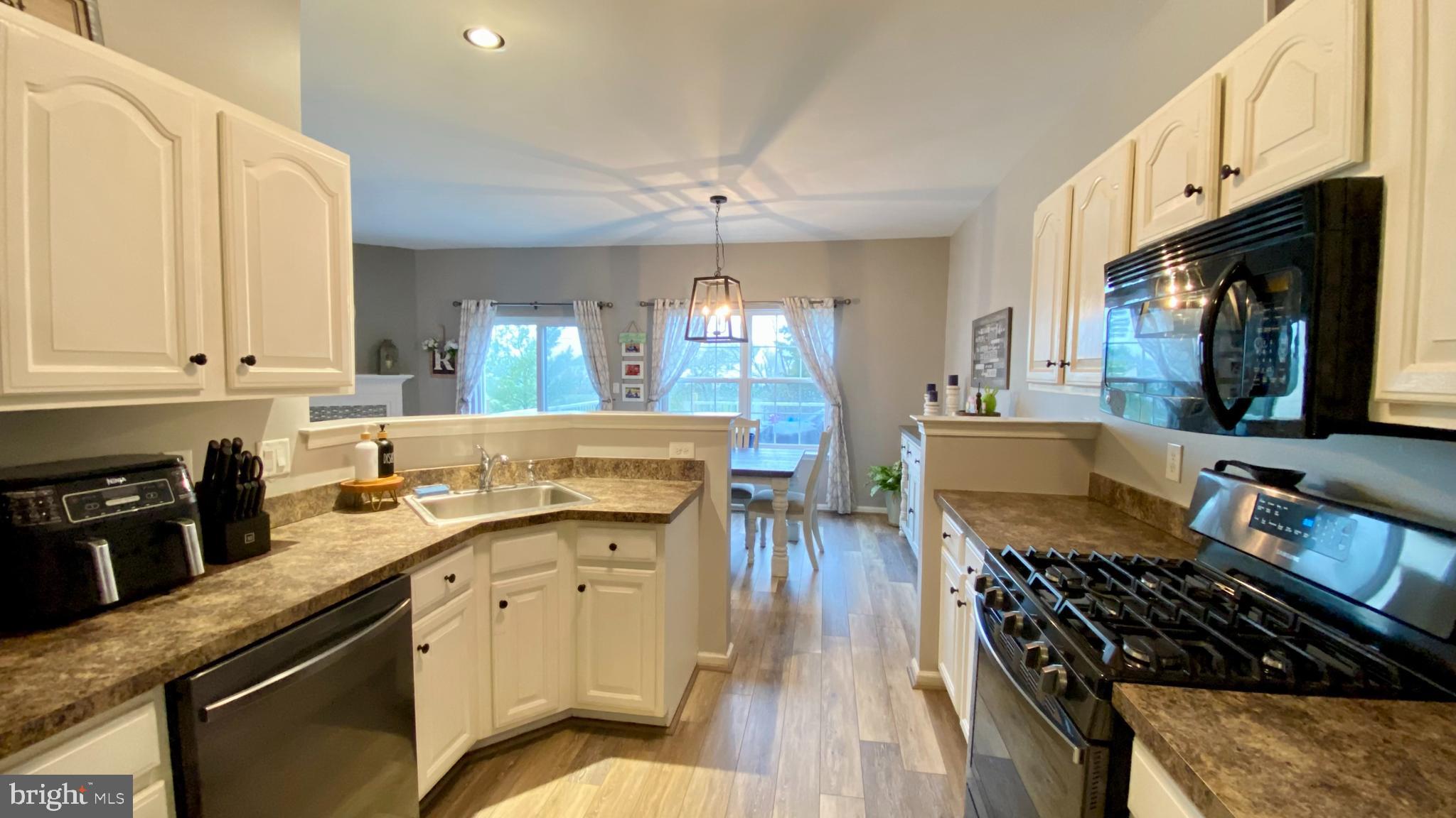 MONROE COURT - Residential