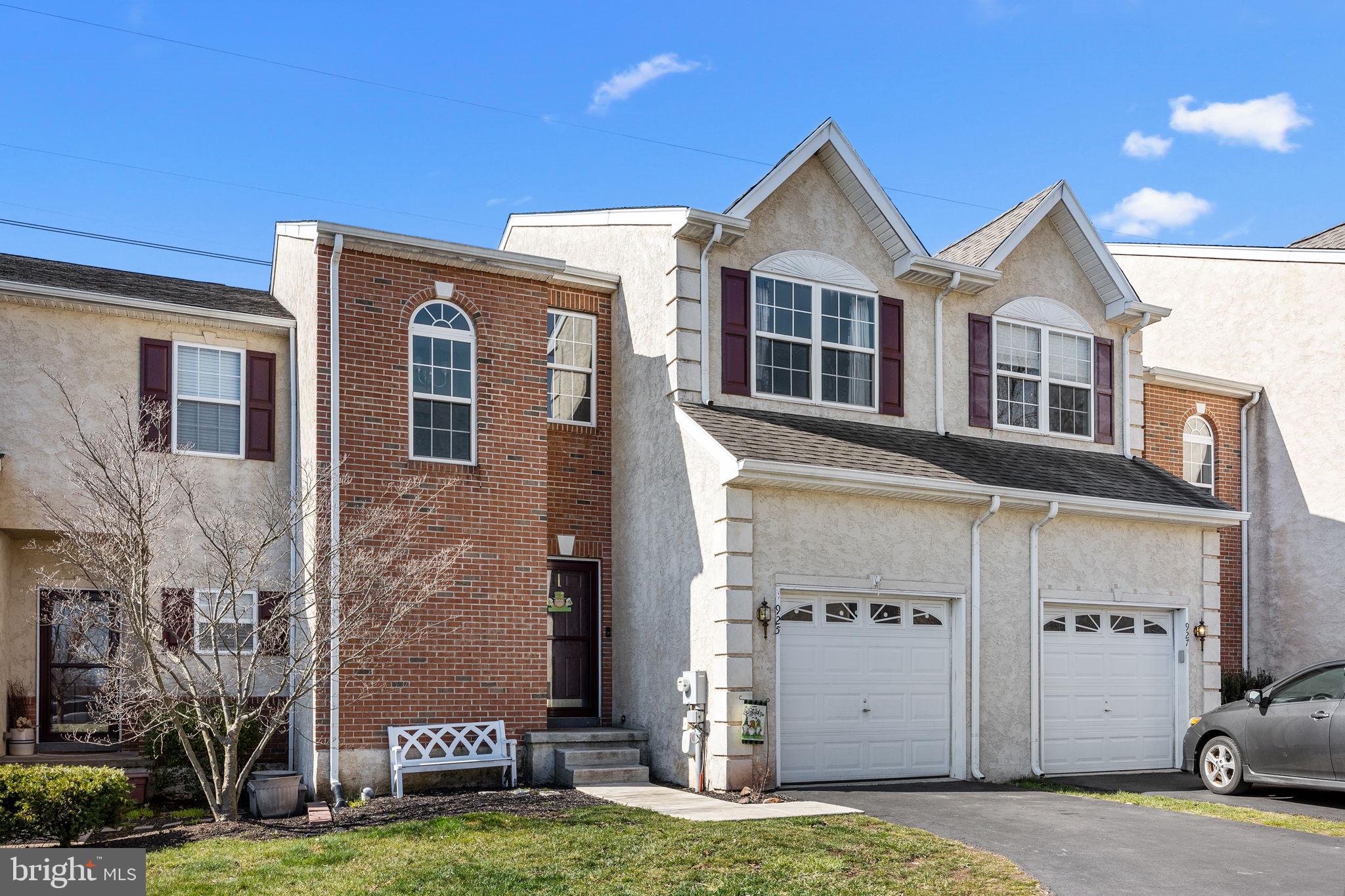 MONROE COURT - Residential