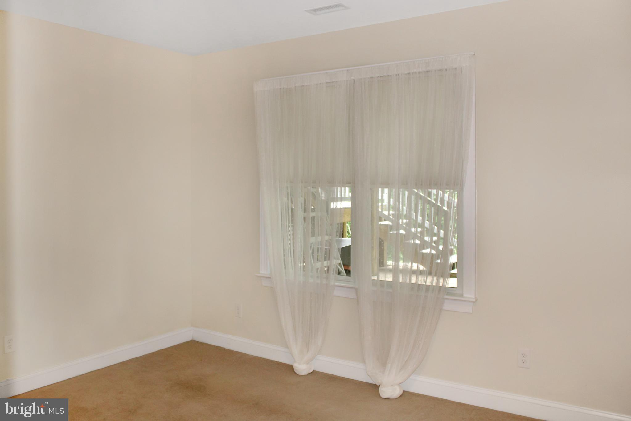 MONTGOMERY RIDGE - Residential Lease