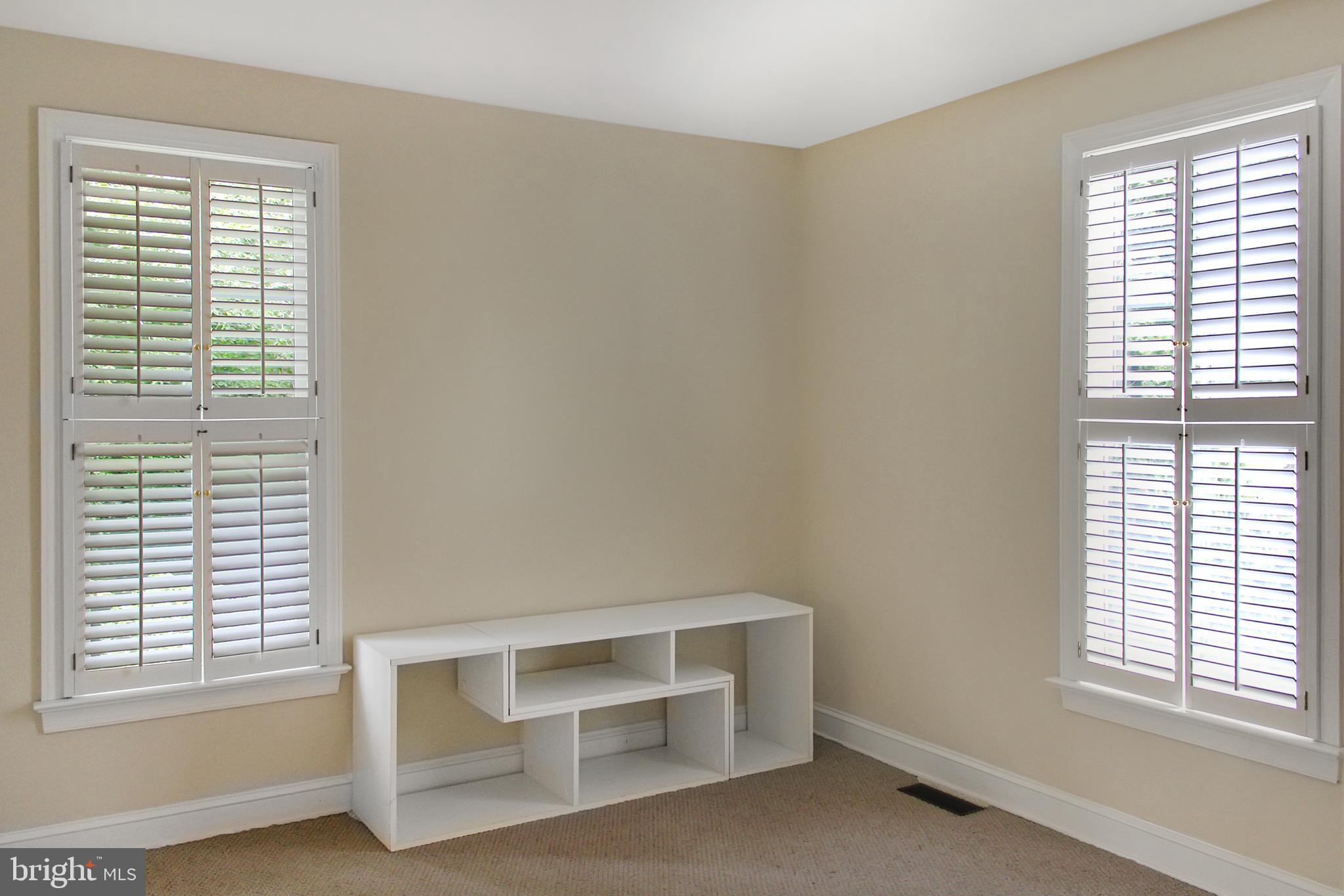 MONTGOMERY RIDGE - Residential Lease